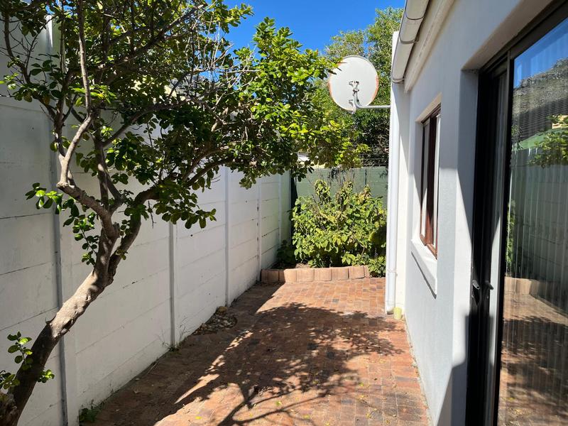 1 Bedroom Property for Sale in Fish Hoek Western Cape